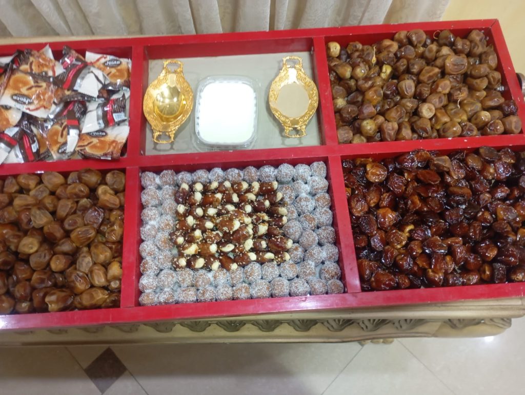 ضيافة ابو احمد النوبي ضيافة شاي وقهوة وعصائر وتمور وكراسي وسجاد وفاليه