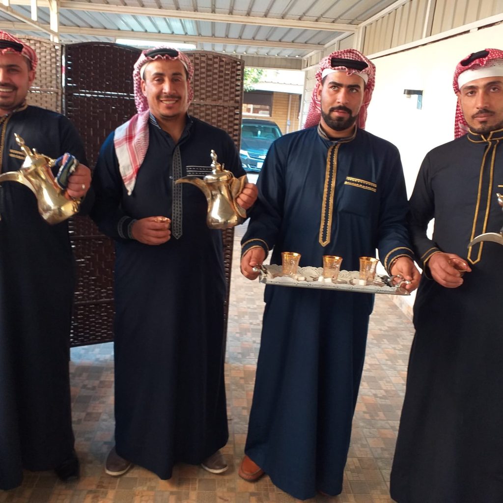 ضيافة ابو احمد النوبي ضيافة شاي وقهوة وعصائر وتمور وكراسي وسجاد وفاليه